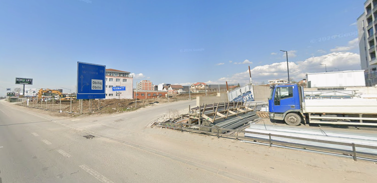 Tabela blu Obiliq 800 m me tabelën EXBATT